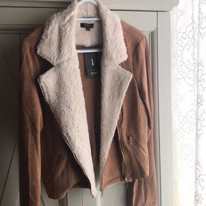 JACKET with faux fur‼️💘💘